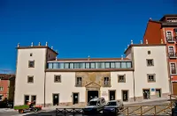 Hotel Palacio de Merás Hotel di Belmonte de Miranda