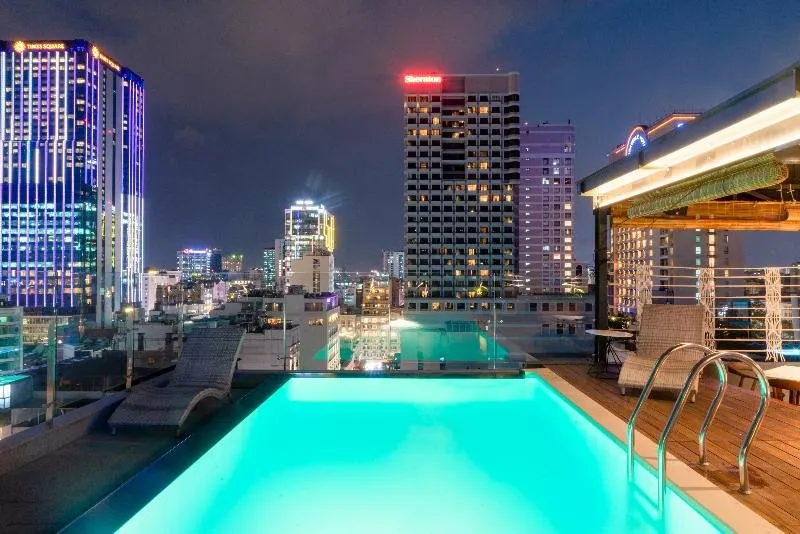 Sky Gem Central Hotel