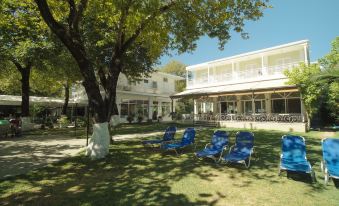 Avra Beach Hotel