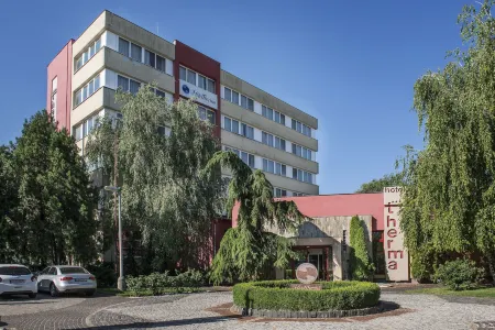 Hotel Therma Dunajská Streda Отели рядом с достопримечательностью «Thermalpark Dunajska Streda»