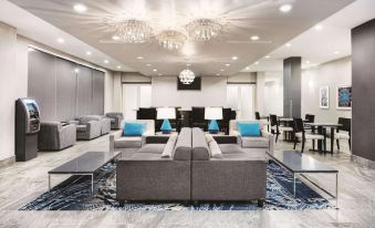 La Quinta Inn & Suites by Wyndham Victoria - South