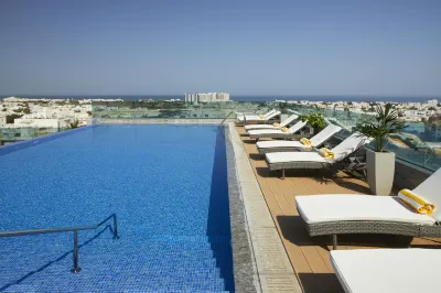 رويال توليب مسقط Hotels near Al Salam Centre مركز السلام للتسوق