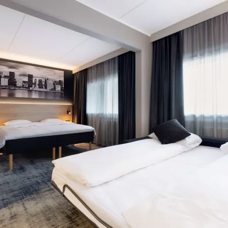Park Inn by Radisson Oslo Airport Hotel West