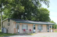 Evergreen Motel Hotels in Oswego