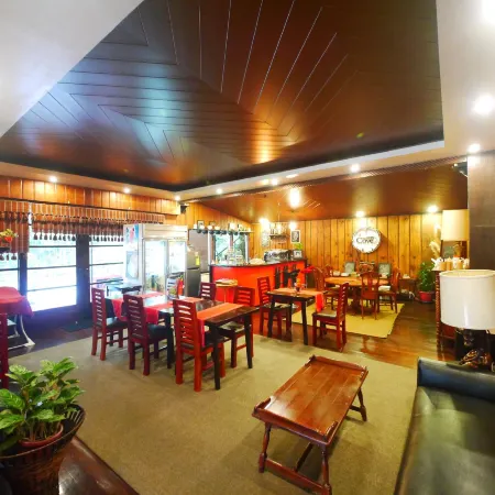 MOUNTAIN LODGE AND RESTAURANT