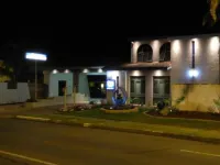 Alabaster Motor Inn Hotels in Taree