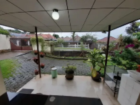 茂物GIO旅館-入住需結婚證明