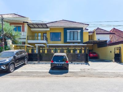 RedDoorz Syariah Near Marvel City Mall 2