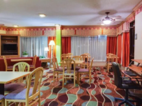 เดย์สอินน์ บายวินด์แฮม ซาราโซตาเบย์ โรงแรมในซาราโซตา