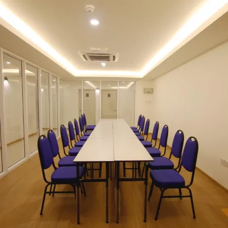Place2Stay Business Hotel - Waterfront