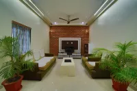 Hotel Mid Town Inn by Yanu Hotel & Resort - Walking Distance from Nakki Lake