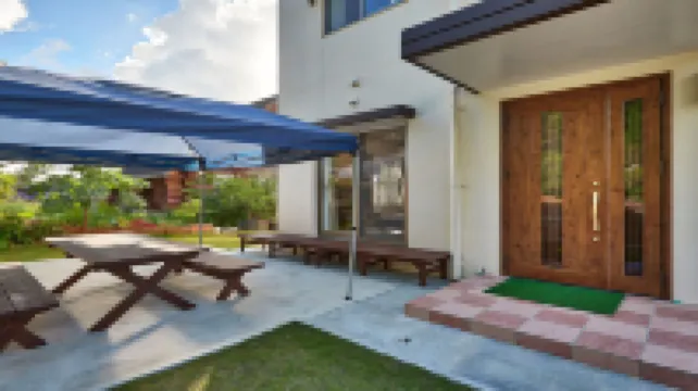 วิลล่าแอนด์พูลรีสอร์ต ฮาสต้า มานานา