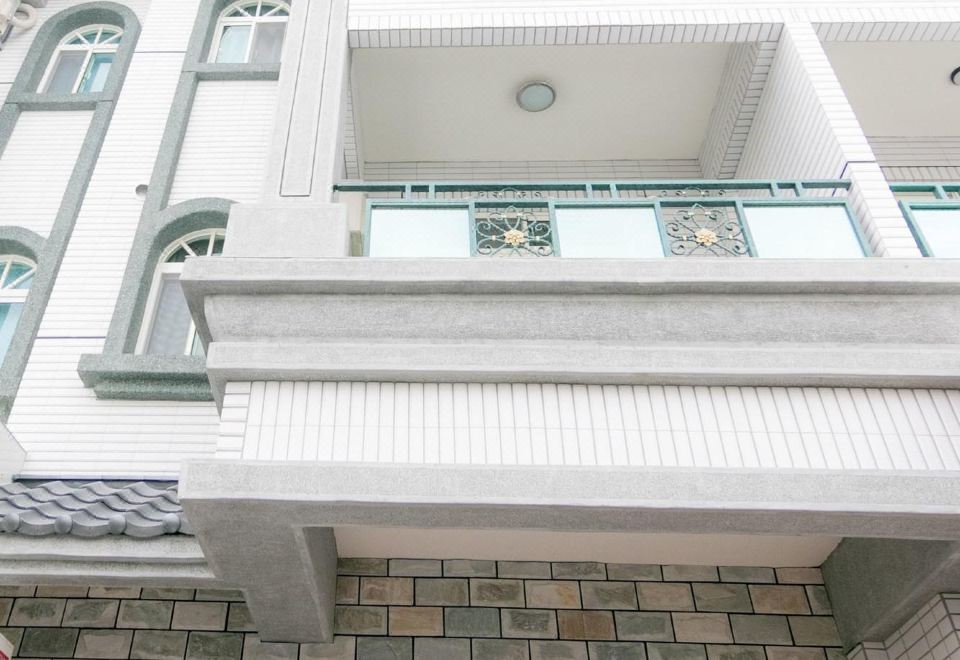 1. 에디스 하우스..