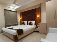 The Panash Hotel & Banquets Hotels near IISWBM