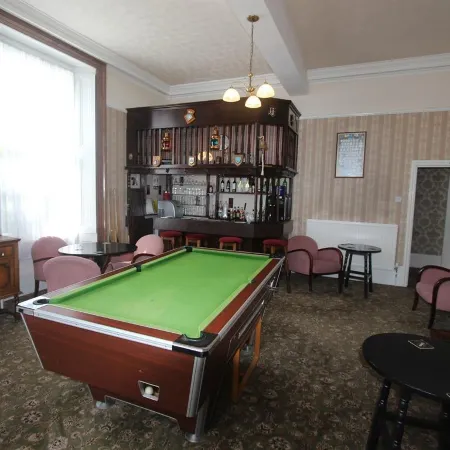 Spring Garden Guest House Отели рядом с достопримечательностью «Пристань для яхт Хаслар»
