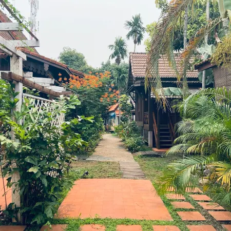 Villa de Mekong Отели рядом с достопримечательностью «Ват Чан»