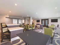 La Quinta Inn & Suites by Wyndham Austin Round Rock - breakfast
