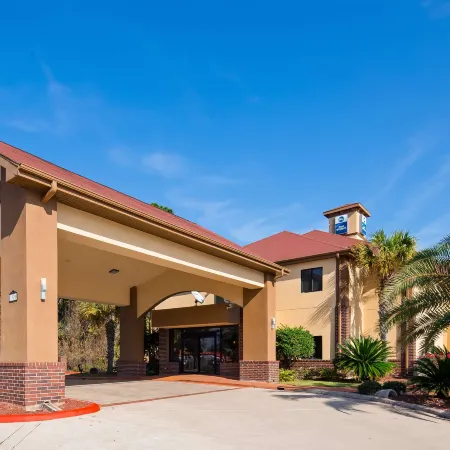 Best Western Bayou Inn  Suites Отели рядом с достопримечательностью «Север Бич»