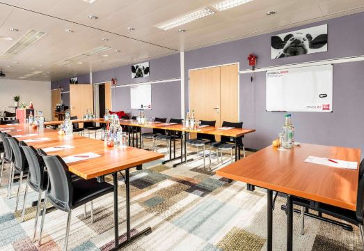 이비스 취리히 메세 에어포트 이미지