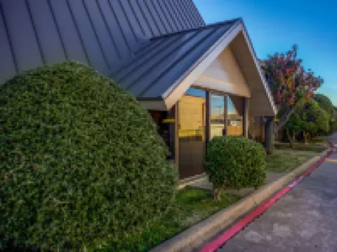 Motel 6 Arlington, TX - Uta Hotels in Arlington