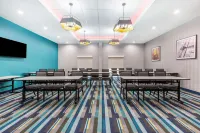 La Quinta Inn & Suites by Wyndham Galveston West Seawall