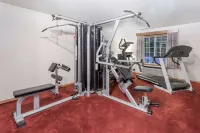 Baymont by Wyndham Mequon Milwaukee Area - Gym
