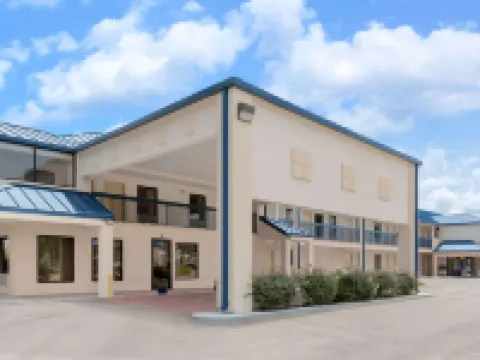 Super 8 by Wyndham Hattiesburg South Hotels in Forrest County