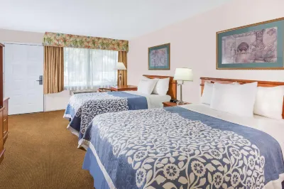 Days Inn by Wyndham Fort Myers Springs Resort Các khách sạn ở Estero