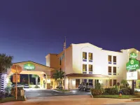 La Quinta Inn & Suites by Wyndham St. Petersburg Northeast Hotels near Enclave at St. Petersburg