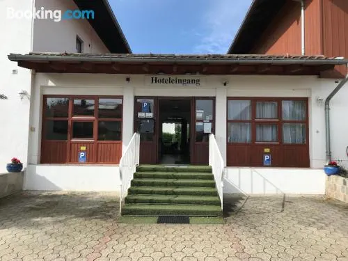 夏爾尼安本魯赫酒店