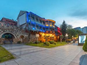 Blue Balcony Hotel