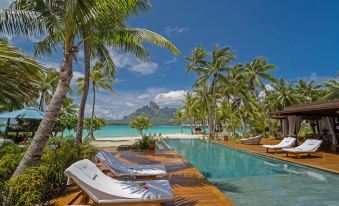 Four Seasons Resort Bora Bora