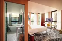 Mama Shelter Dijon Hotel dekat Porte Guillaume