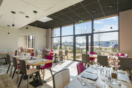 Campanile Chartres Отели рядом с достопримечательностью «Maison du Saumon»