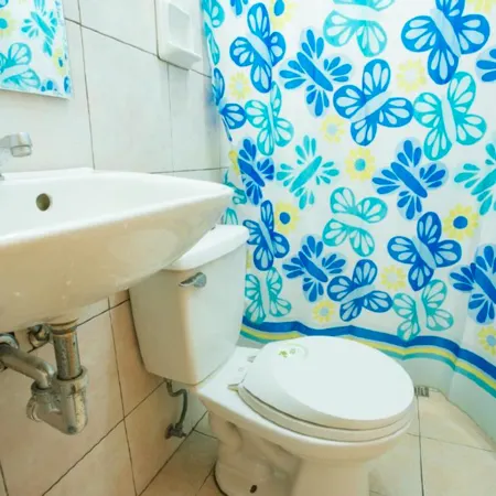 GV Hotel - Tagbilaran City Отели рядом с достопримечательностью «Бохол Кволити Молл»