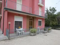 Spacious Flat 50mt from the Beach Các khách sạn gần Rosapineta Camping Village