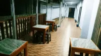 Patmos Hostel Sentani - Alojamientos