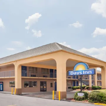 Days Inn by Wyndham Clinton