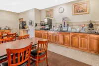 Super 8 by Wyndham Salina - Desayuno