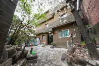 평안 Daegu Geundae Golmok Donas & Danpatppang - Yongsan Station 주변 호텔