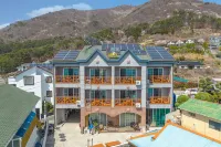 Geoje Island New Happy Pension (Mongdol Beach)