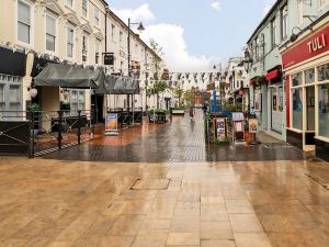 Basingstoke Town Center Serviced Apartments by Firoz Property Management