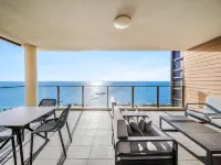Oaks Redcliffe Mon Komo Suites Hotels in Redcliffe