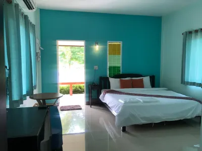 Sangtong Beach Resort Hotel di Laem Sing