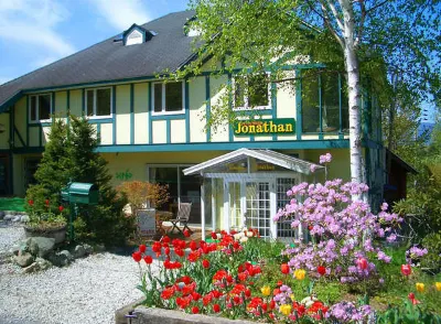 Fuji-mi Highlands Petite Pension Jonathan Hotels in Fujimi