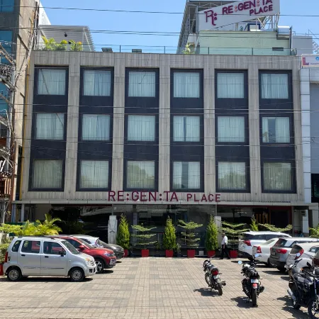 Regenta Place Bhopal by Royal Orchid Hotels Limited Отели рядом с достопримечательностью «Taj Mahal Palace»