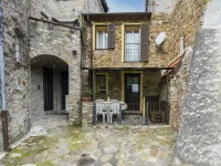 Villetta Paola (Imp232) Hotels near Frantoio di Sant'Agata D'Oneglia