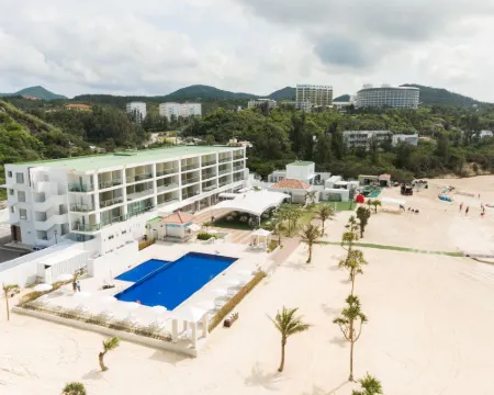 KARIYUSHI LCH.RESORT on The Beach 名護のホテル
