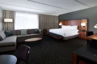 DoubleTree by Hilton Montreal Airport Hotels near Arena Leo Crepin