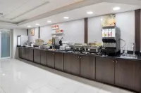 Comfort Inn & Suites New Orleans Airport North - breakfast